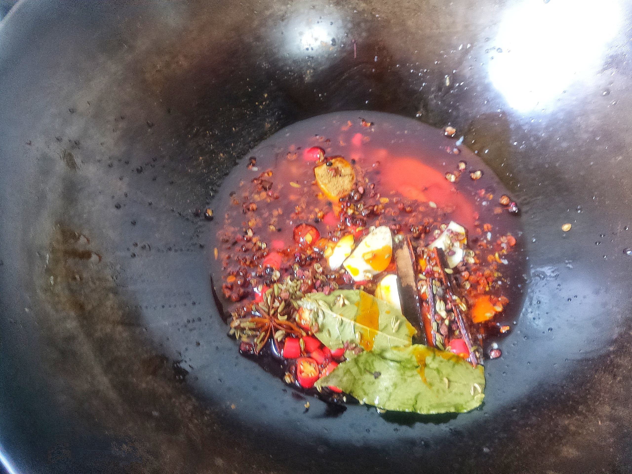 麻辣火锅底料应该怎么制作,制作麻辣火锅底料的方法窍门