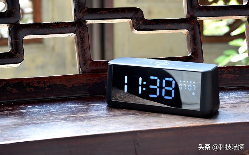 蓝牙音箱时钟闹钟,蓝牙音箱时钟夜灯语音唤醒一体