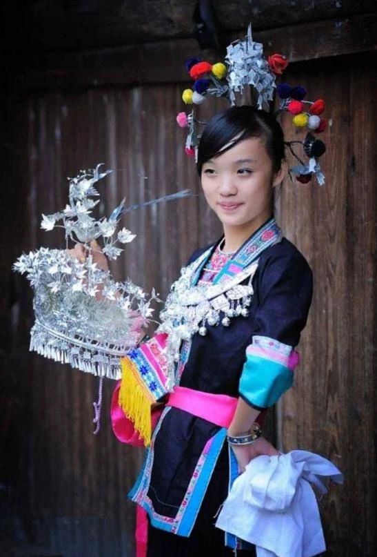 侗族服饰民族服饰,五十六个民族服饰侗族服饰
