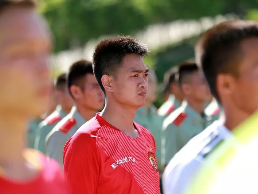 军营足球赛直播,走一起去看球赛