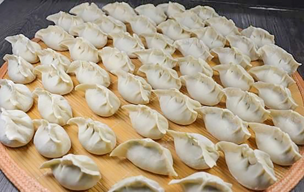 饺子如何保存才能不粘连或者破皮,刚包好的饺子怎么放冰箱不粘连