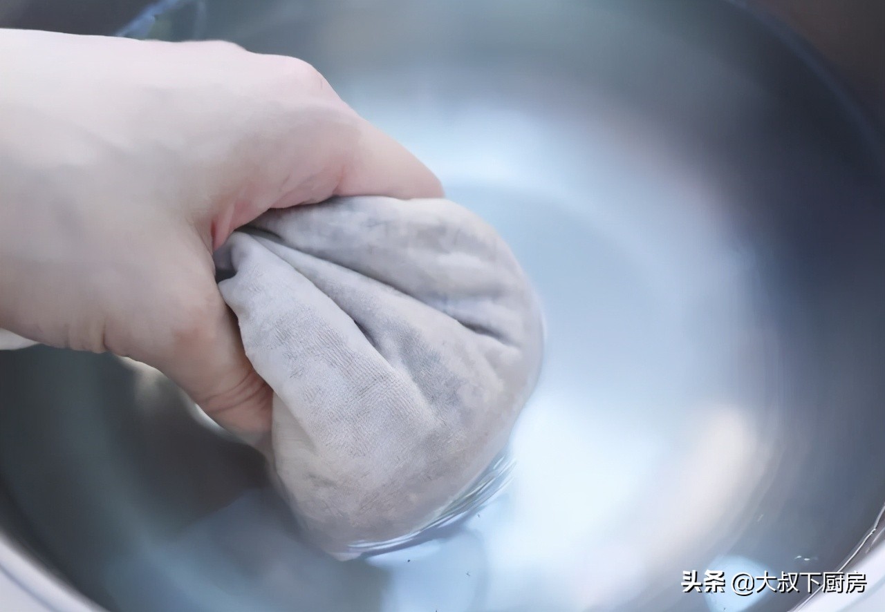 自制夏日饮品老白茶怎么做,夏季在家自制饮料冻柠茶