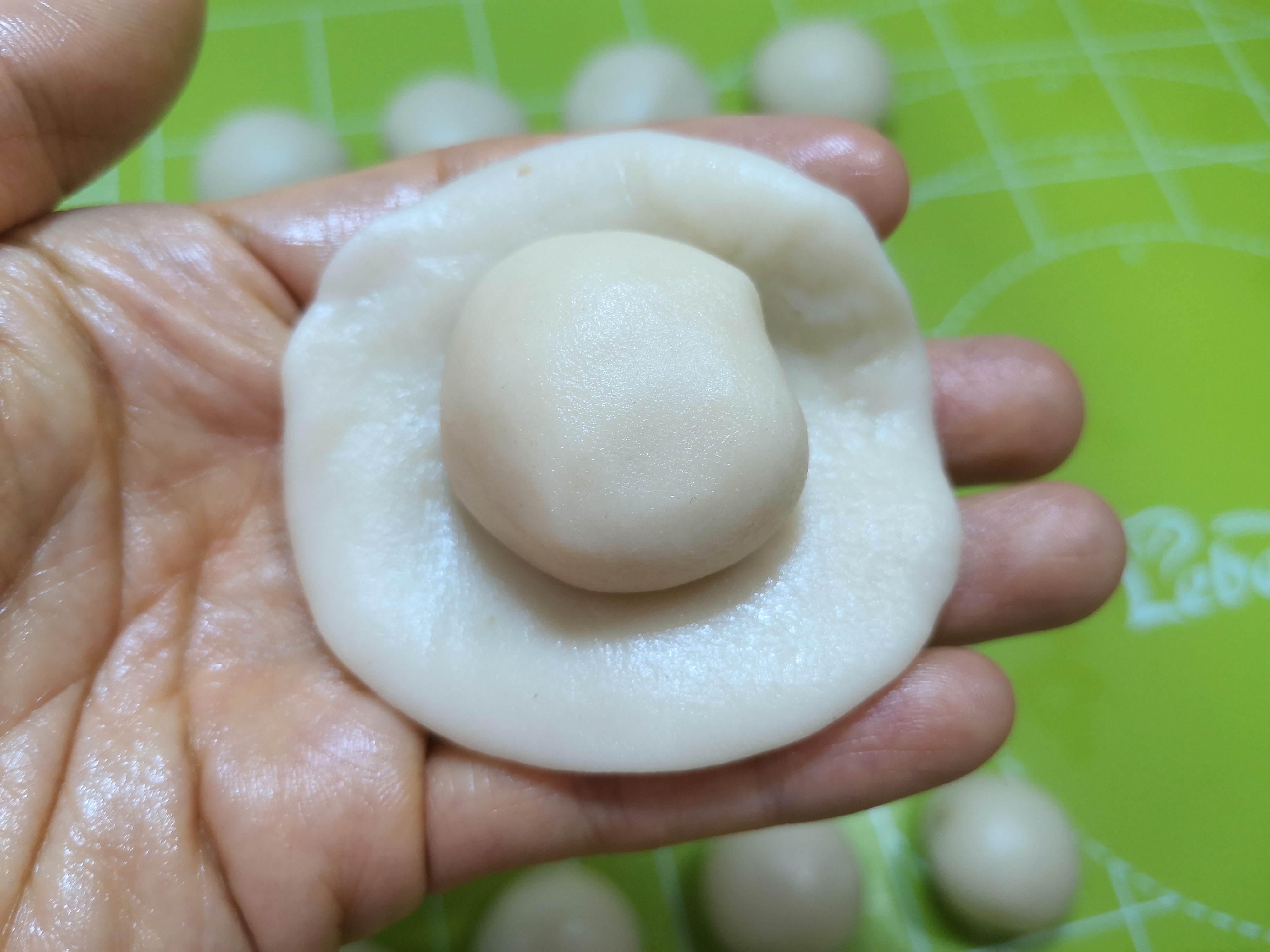 槐花饼怎么煎又软又香,槐花的10种家常做法槐花饼