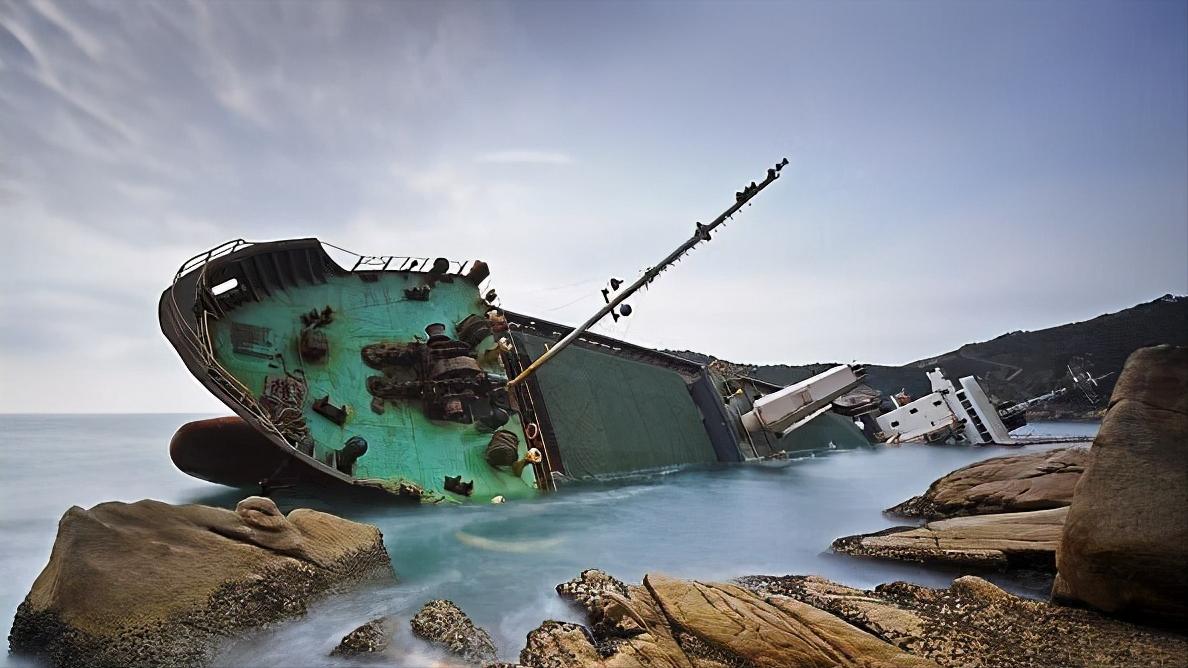 搁浅的货轮、HM的衣服、SWIFT支付体系,蝴蝶效应飞到哪了