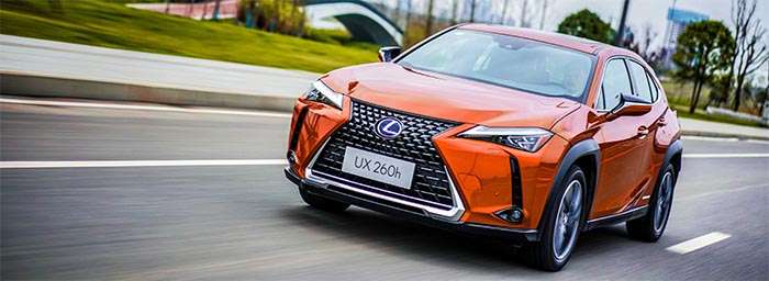 时空机发光尾翼，10个气囊，2.0L混动+四驱，这SUV卖33.3万贵吗？