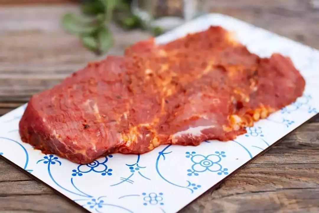 在德国吃小猪头,在德国吃香肠