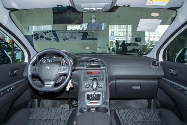 15万可入手，1.6T动力油耗6.4L，标致3008还能再翻红吗？