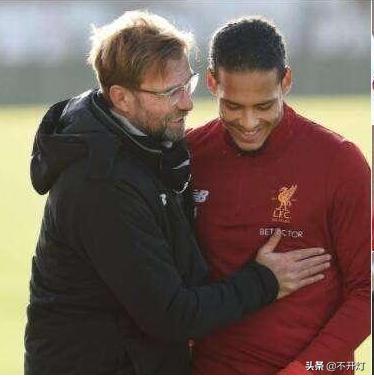 4欧到8千万欧,华裔带刀后卫范迪克的华丽转身:洗碗工也有春天