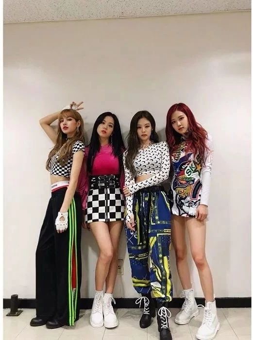 来感受一下韩国女团的魅力,不得不承认韩国女团的魅力