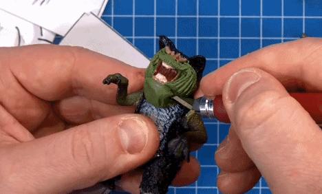 切碎可爱玩具再拼成鬼畜缝合怪，国外手工圈魔改创意大赛惊艳网友