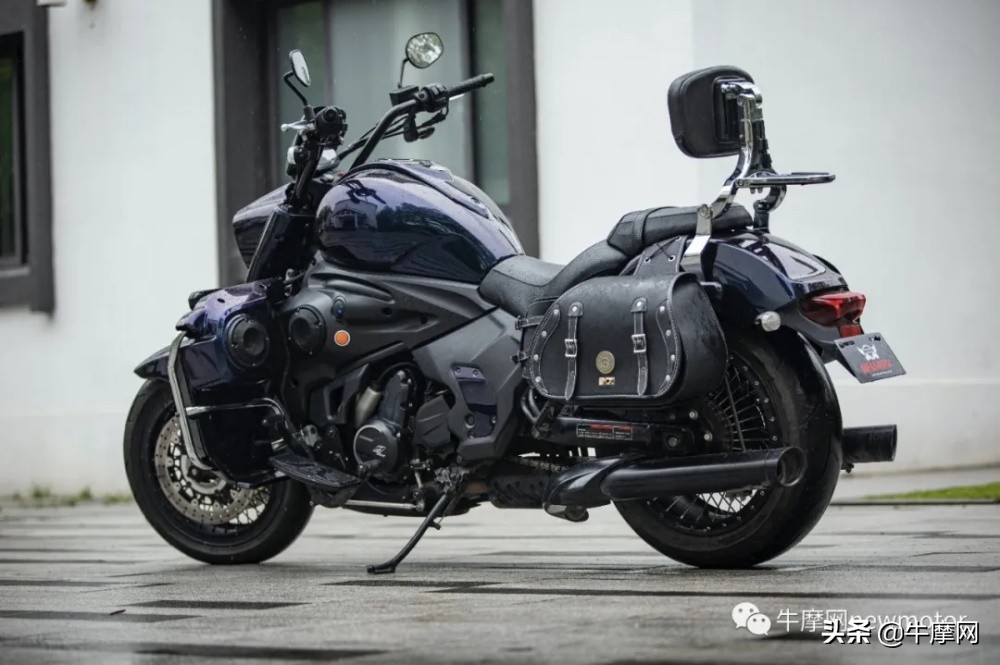 29990元起隆鑫500双缸平台跑车摩枭500RR上市