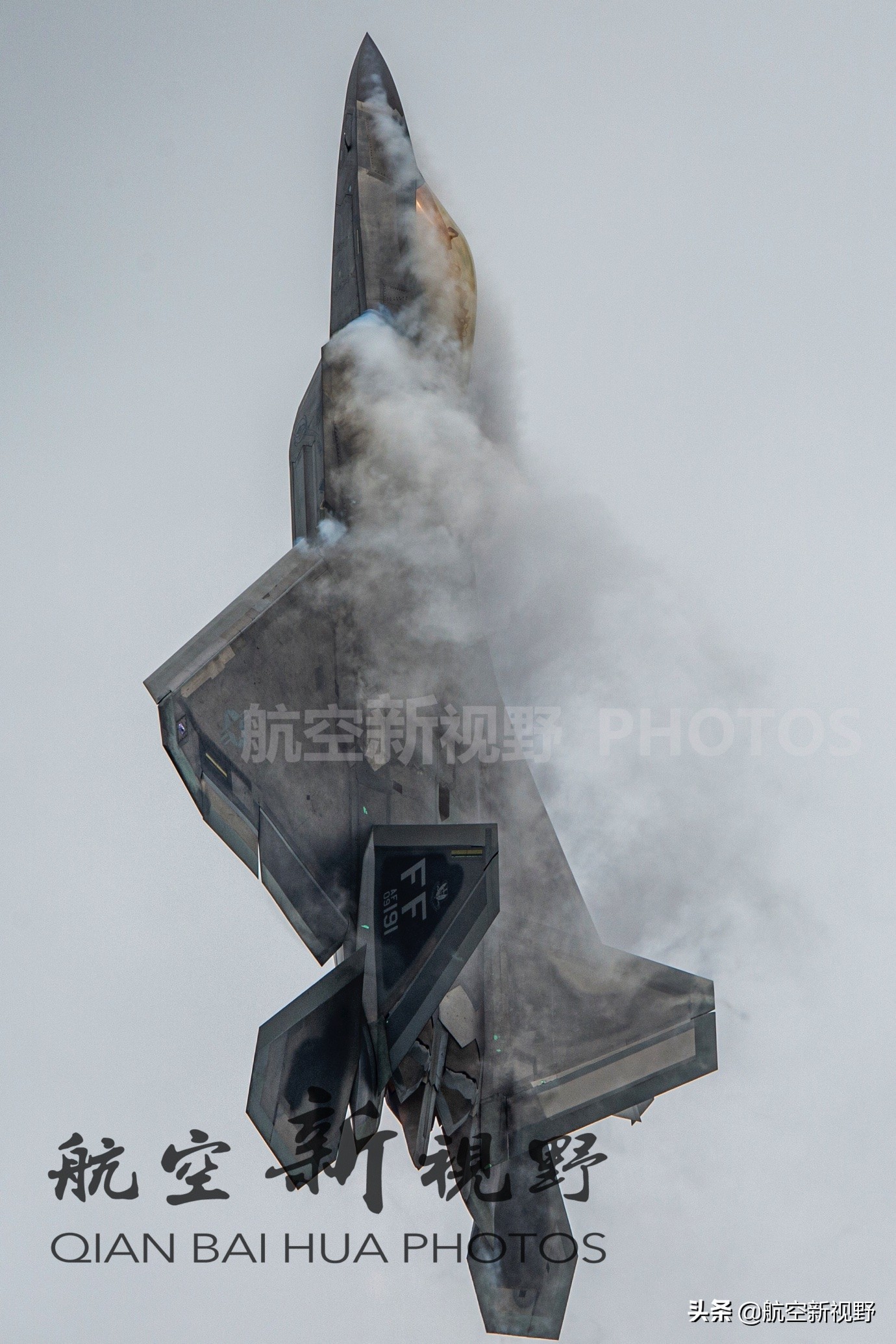 F-22隐形战机高清组图，第一款美制四代机，服役15年依旧帅气逼人