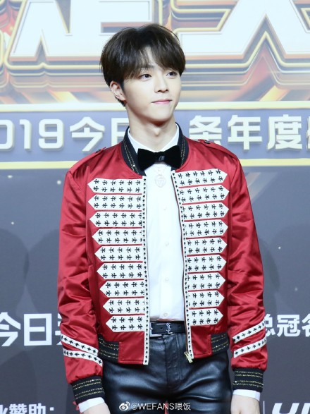 直长发刘海2020流行发型,头发2020流行发型刘海