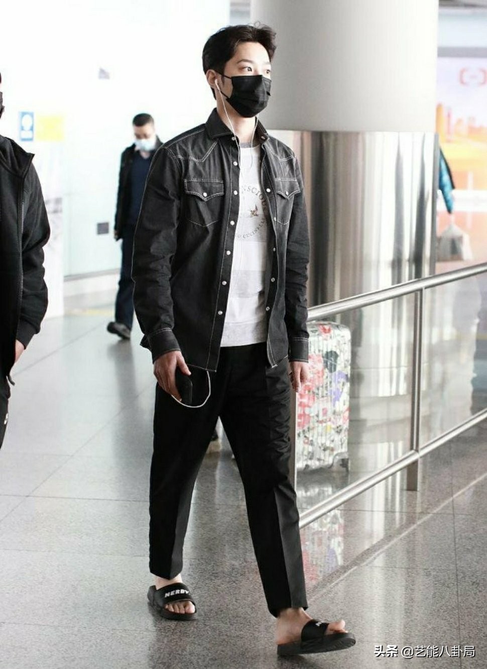 第一个与辱华品牌解约的明星,多位艺人解约辱华品牌