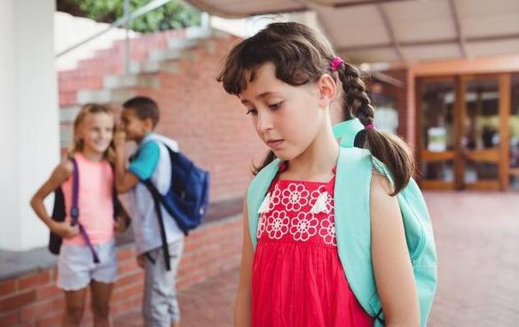 孩子怕生怎么办？父母找准原因后，善用脱敏法帮娃改正