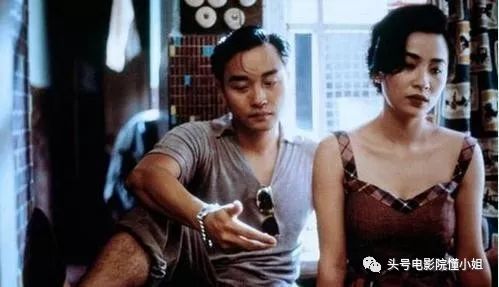 刘嘉玲54岁：经历富商绯闻和裸照风波，不生娃，靠8个字撑到今天