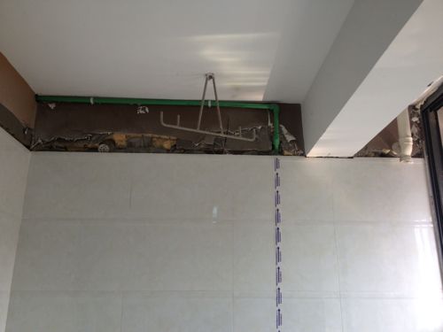 墙体敲上去有些地方是空的,新毛坯墙敲起来好像空的正常吗