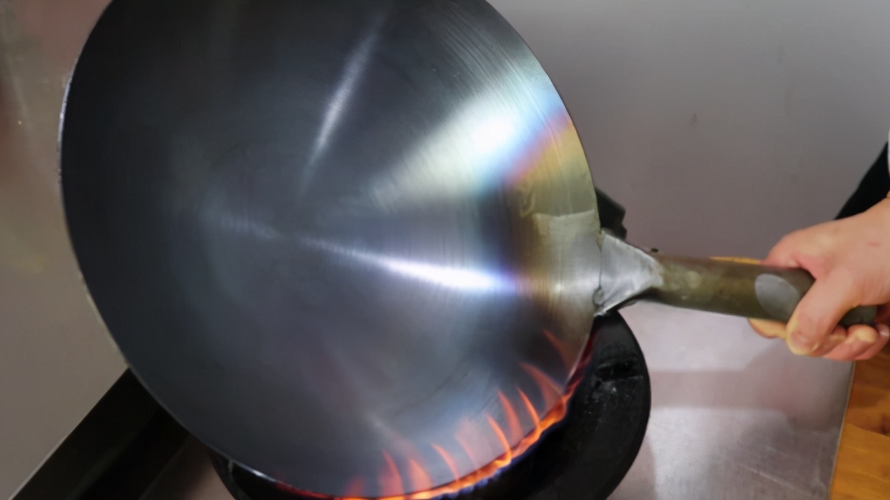 买什么锅炒菜不粘锅好用呢,家用炒菜不粘锅推荐哪种