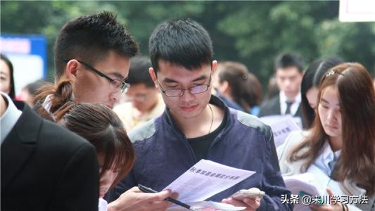 专升本与专科哪个更好,专科与本科差距视频