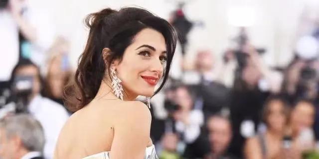 律界女王的开挂人生：多国总统围绕，迷倒乔治·克鲁尼