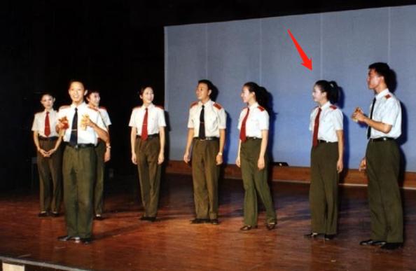 人间水蜜桃殷桃的成名往事,樱桃与水蜜桃