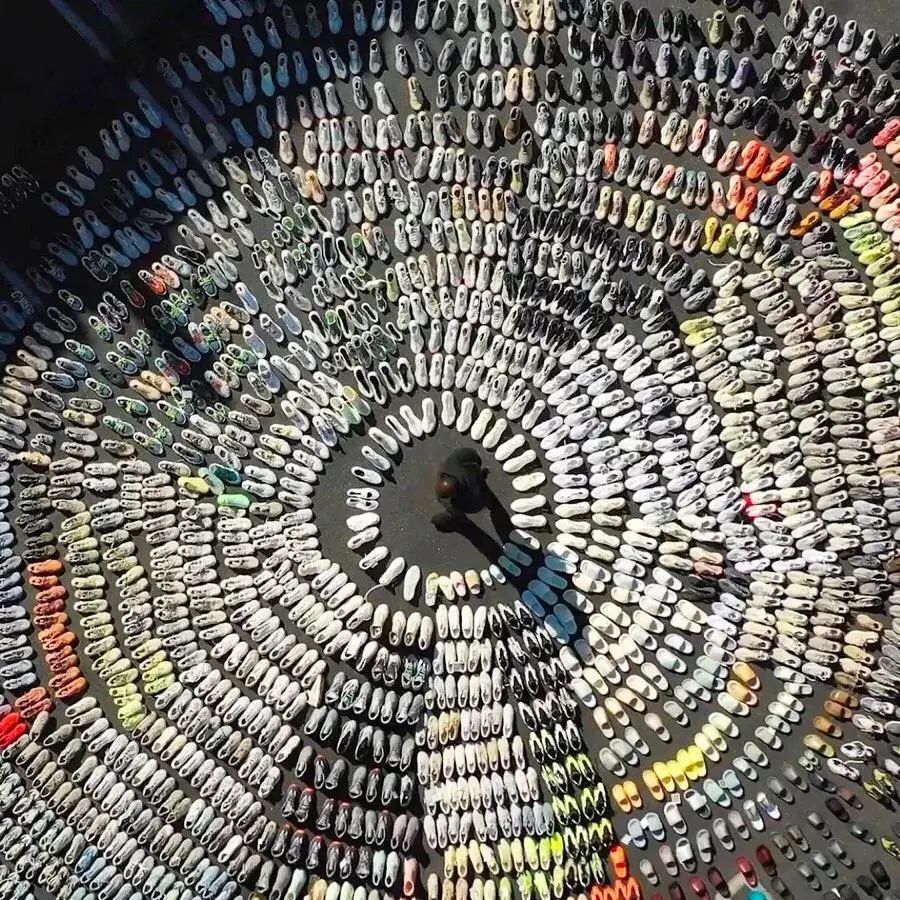 yeezy350v2白斑马二代,yeezy350白斑马跟灰斑马