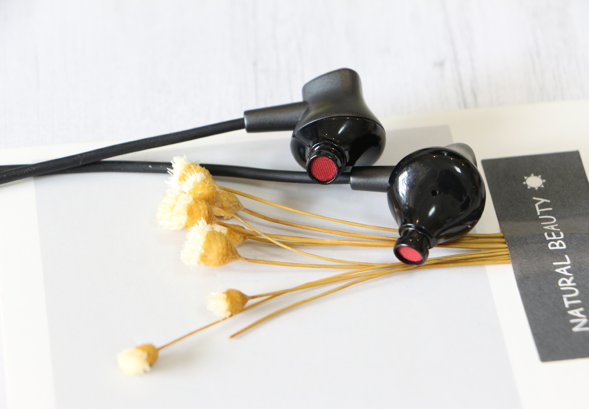 苹果AirPods太贵？耳机也可很爱国！爱国者W08颈圈式蓝牙耳机体验