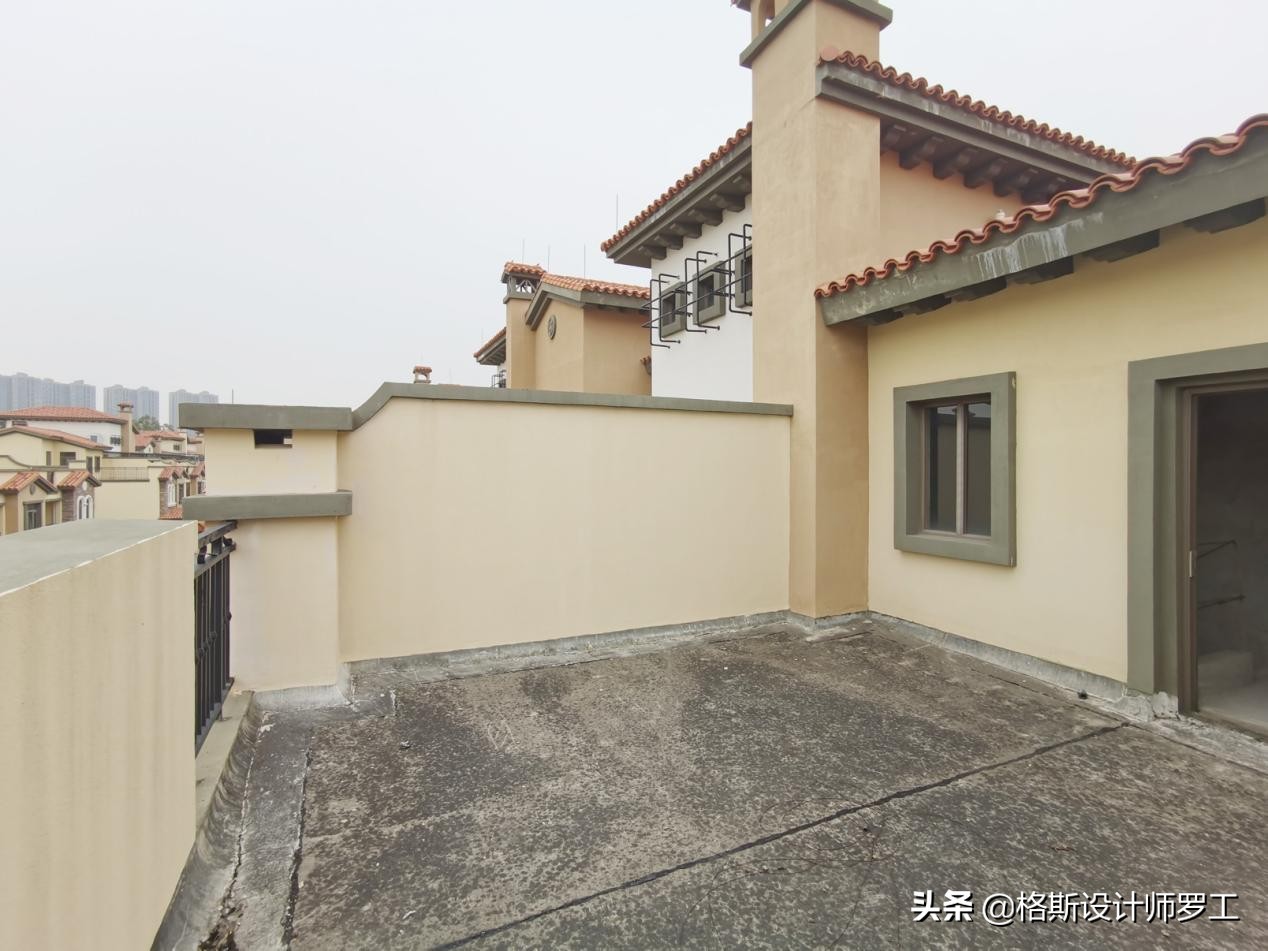 叠墅中间户与边套的利弊,联排别墅中间户的优缺点