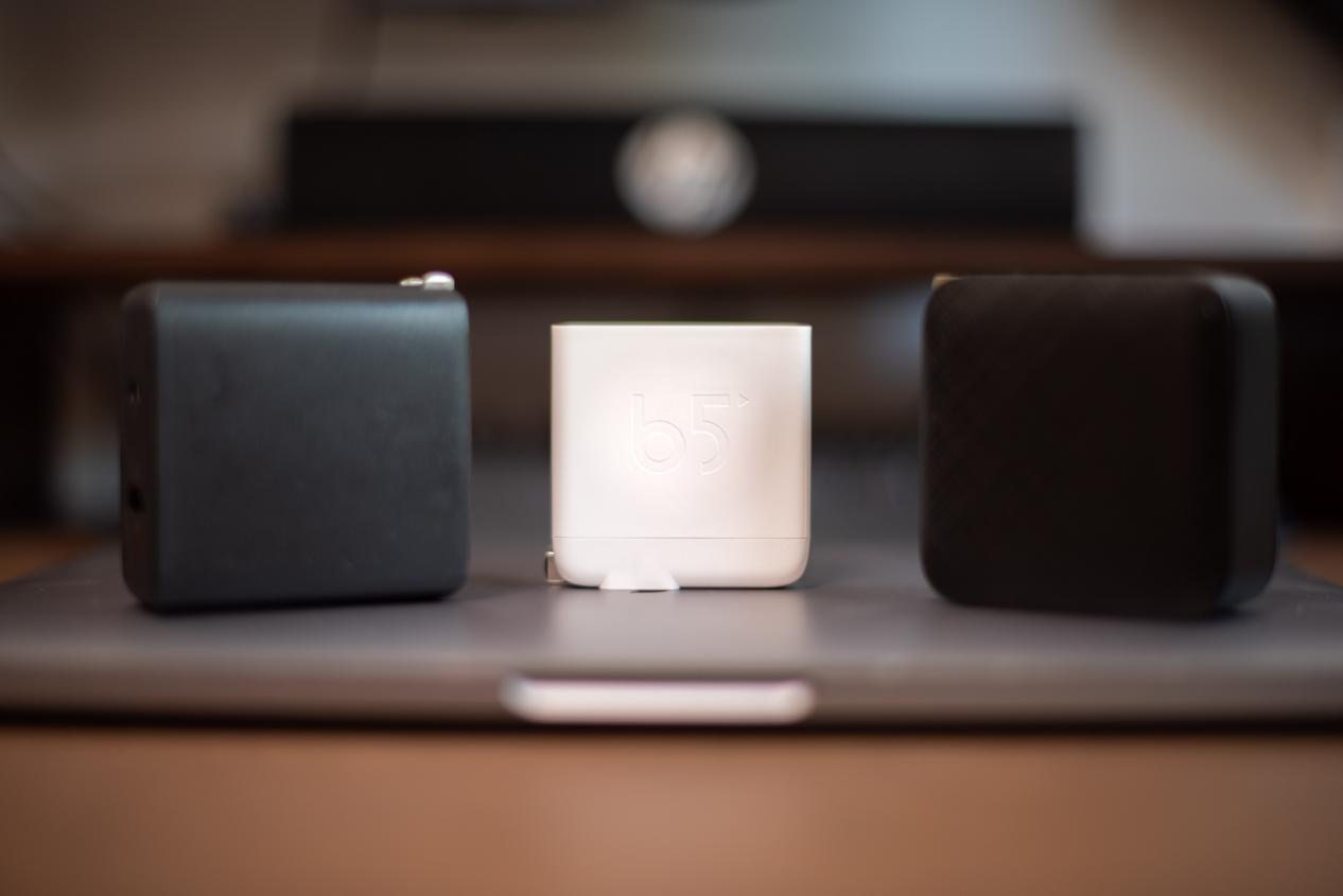 aigo便携式移动电源,aigo大容量移动电源