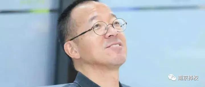 新东方捐赠桌椅，学而思低价甩卖教具