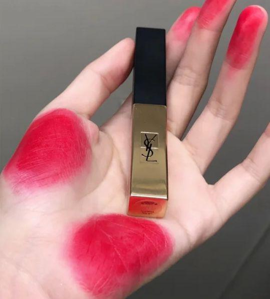 不愧是大火的小金条，显白有气质，盲选都不会错，这是来抢钱的？