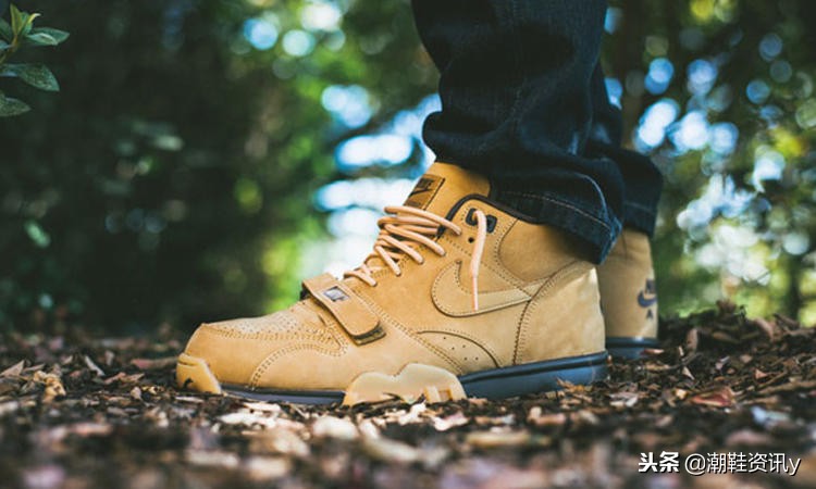 耐克球鞋大秀小麦肌，真的不要太低调