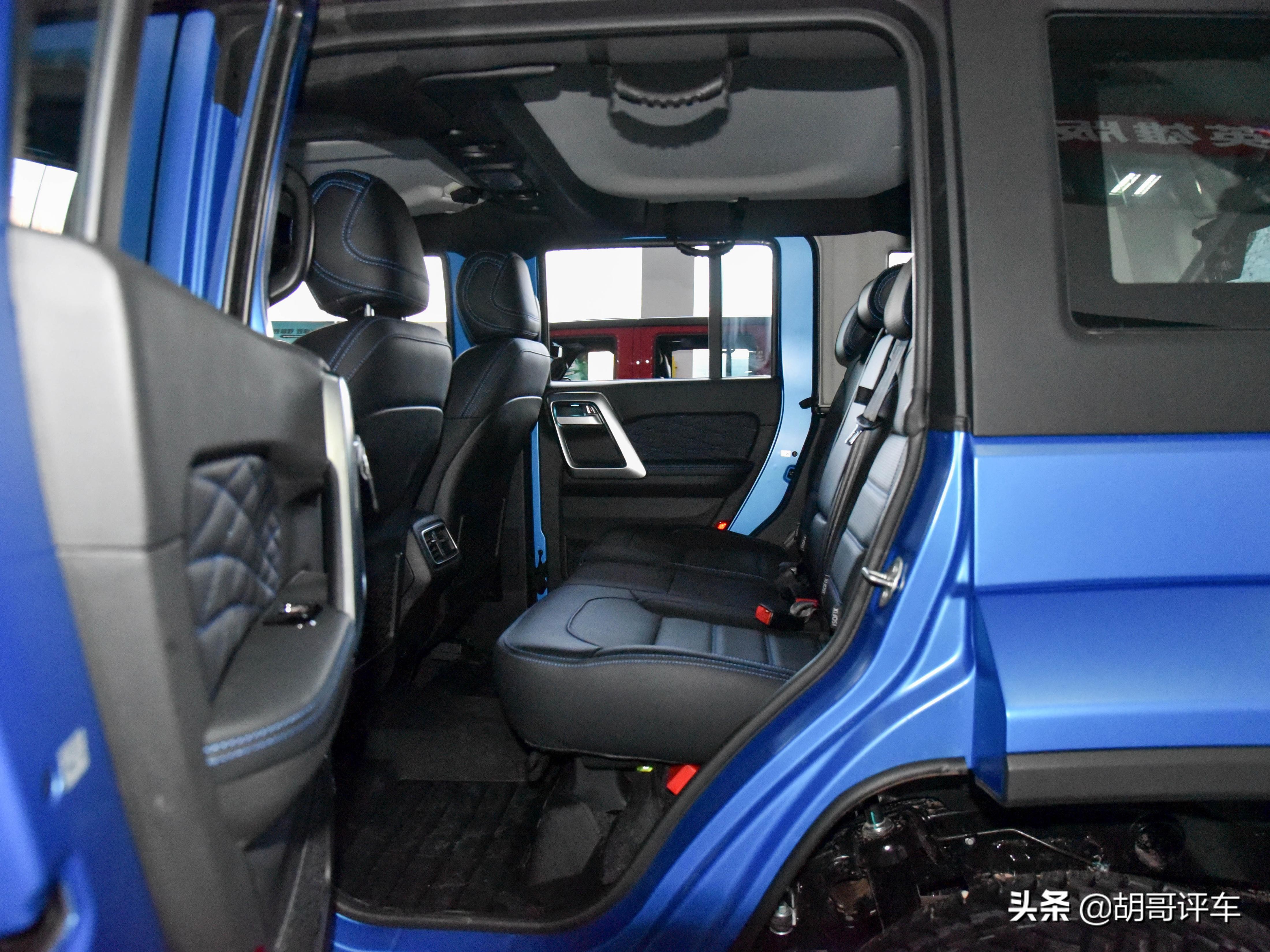 bj40环塔冠军版和坦克300征服者,坦克300城市版对比bj40环塔版