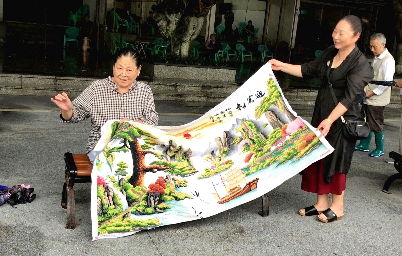 残疾绣娘手工图片,楚雄聋哑绣娘