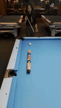 搞笑gif你以为我会乖乖地转圈吗,打着伞跳舞搞笑视频