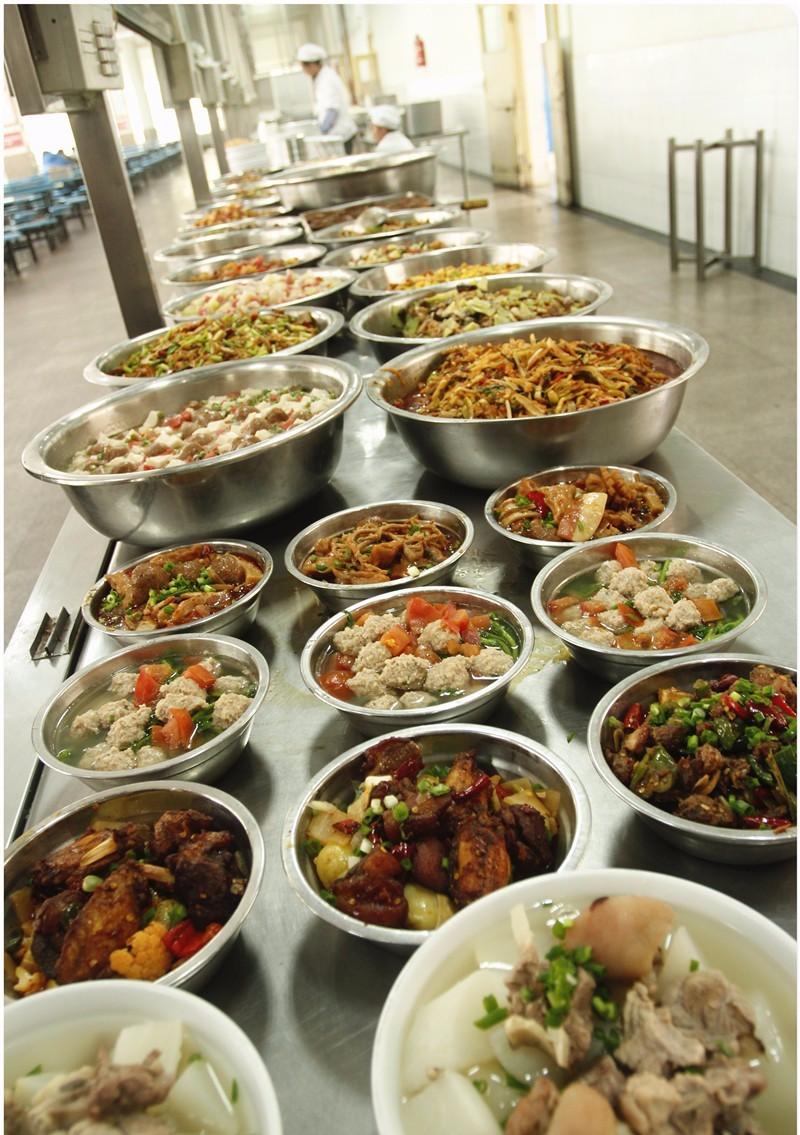 吃在“远航大酒楼”，绵阳学生的最高伙食标准