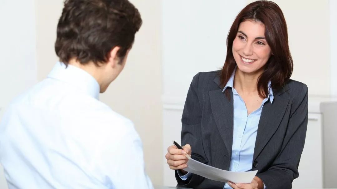 人生第一份简历怎么发朋友圈,人生的第一份简历