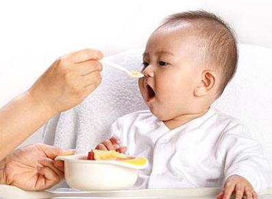 婴儿出生后每个月学什么,给刚出生的婴儿学点什么