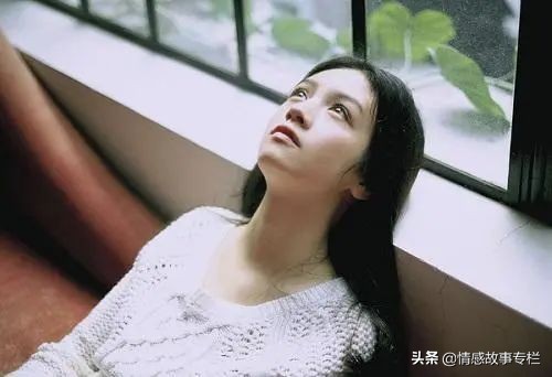 关于爱情伤感的句子心情短语,表达爱情伤感心情的句子