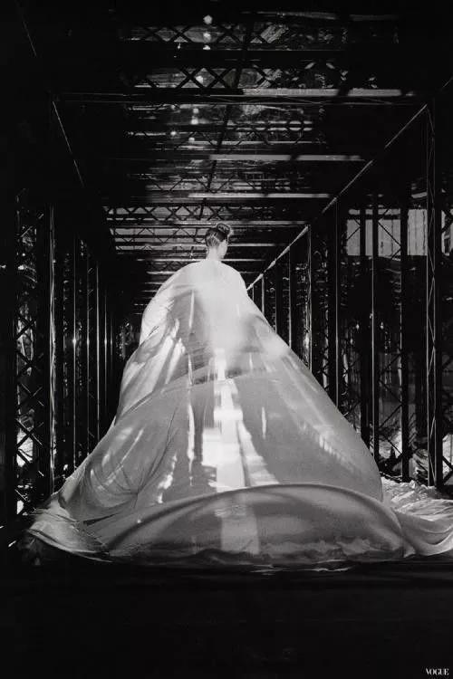 穿普拉达的女魔头照片,时尚女魔头和穿普拉达的女王