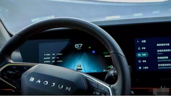 可避开大爷碰瓷，高科技智能双星亮相成都车展，这领域真可超欧美