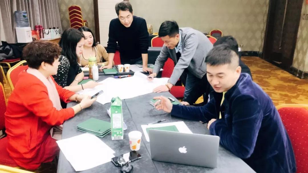 德申国际商务社交平台标志,德申国际俱乐部年度会议总结