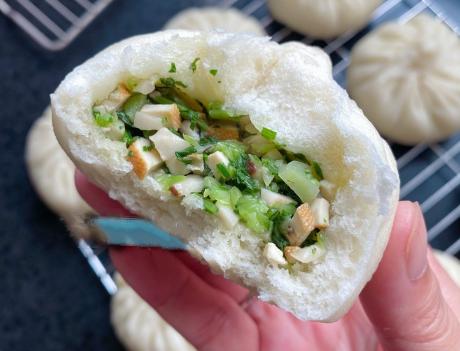 青菜包子出锅总变色？掌握3个窍门，包子暄软鲜香，青翠不发黄