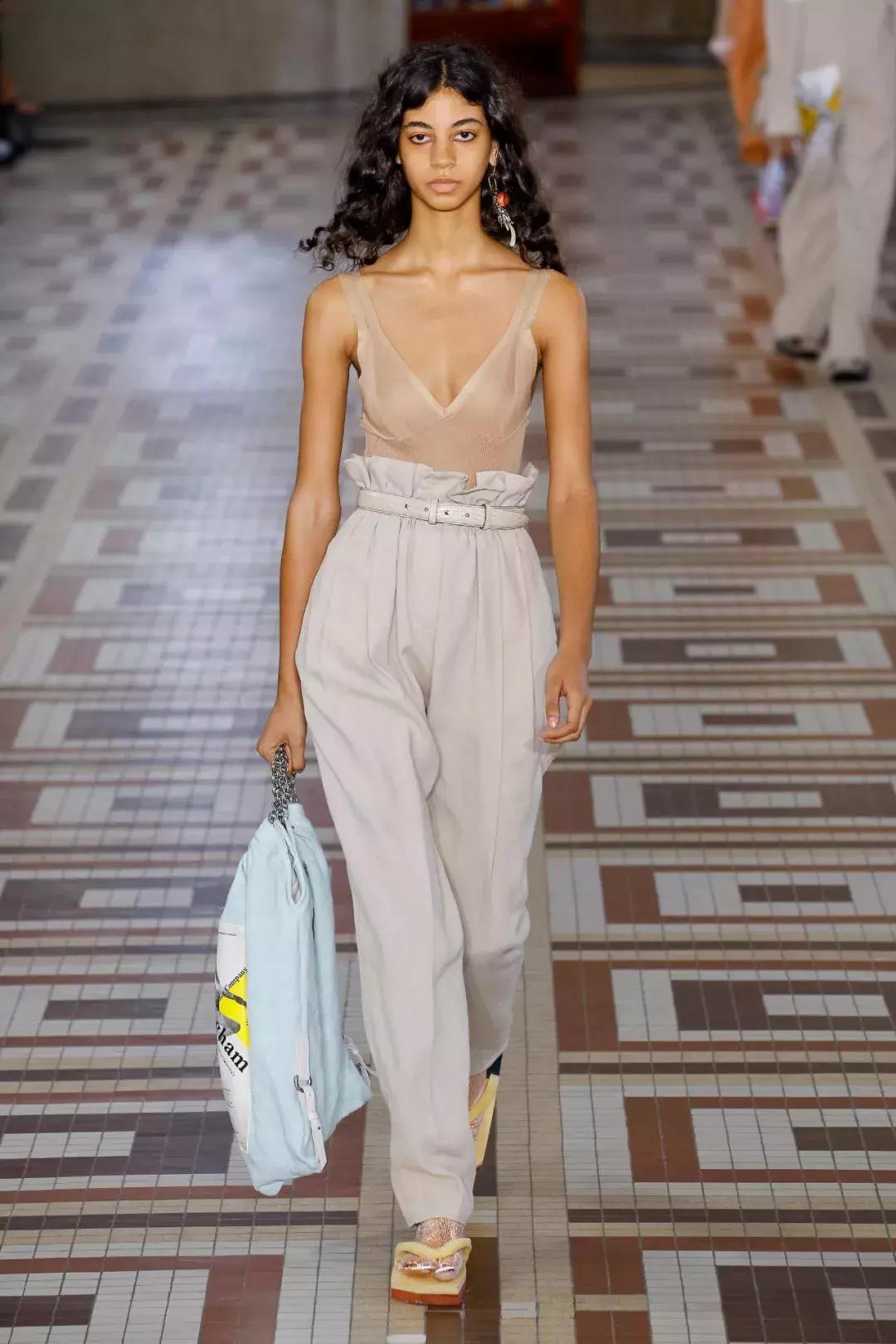 不穿增高鞋垫也能增高的方法,穿增高3.5厘米的增高鞋垫