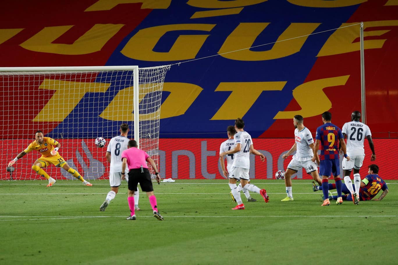 梅西欧冠1v5苏亚雷斯,梅西3-0利物浦