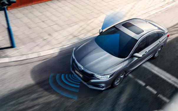 混动凌派开起来咋样？德系车车主试完后，表示很羡慕？