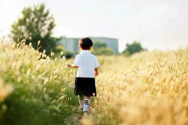 不被父母信任的孩子心里有多苦,不被父母信任的心情