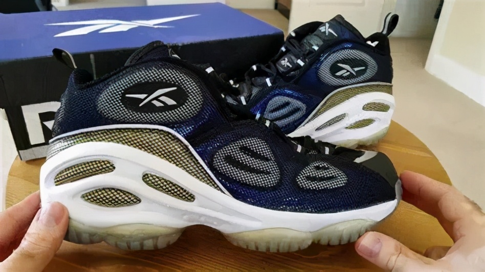 耐克阿迪双雄,耐克宿敌阿迪