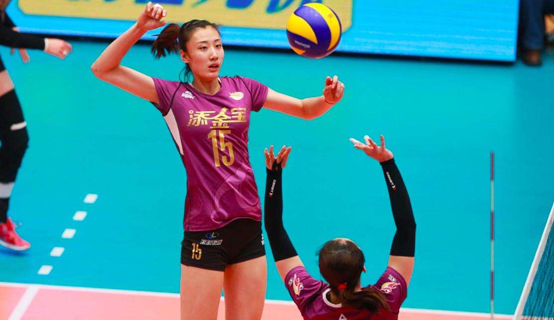 中国女排最强三叉戟接应,女排三大主攻手明年或无缘国家队
