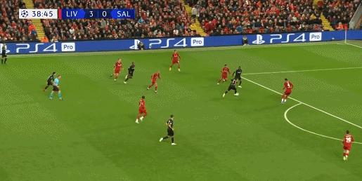 继续羞辱！韩国天才穿裆过人造点，范迪克是上个背景帝